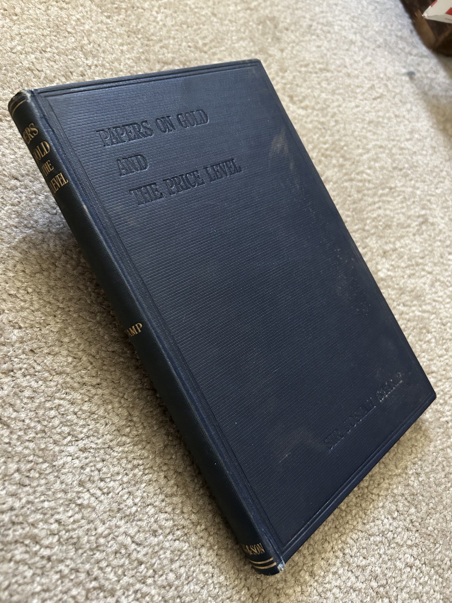 PAPERS ON GOLD AND THE PRICE LEVEL (Signed)